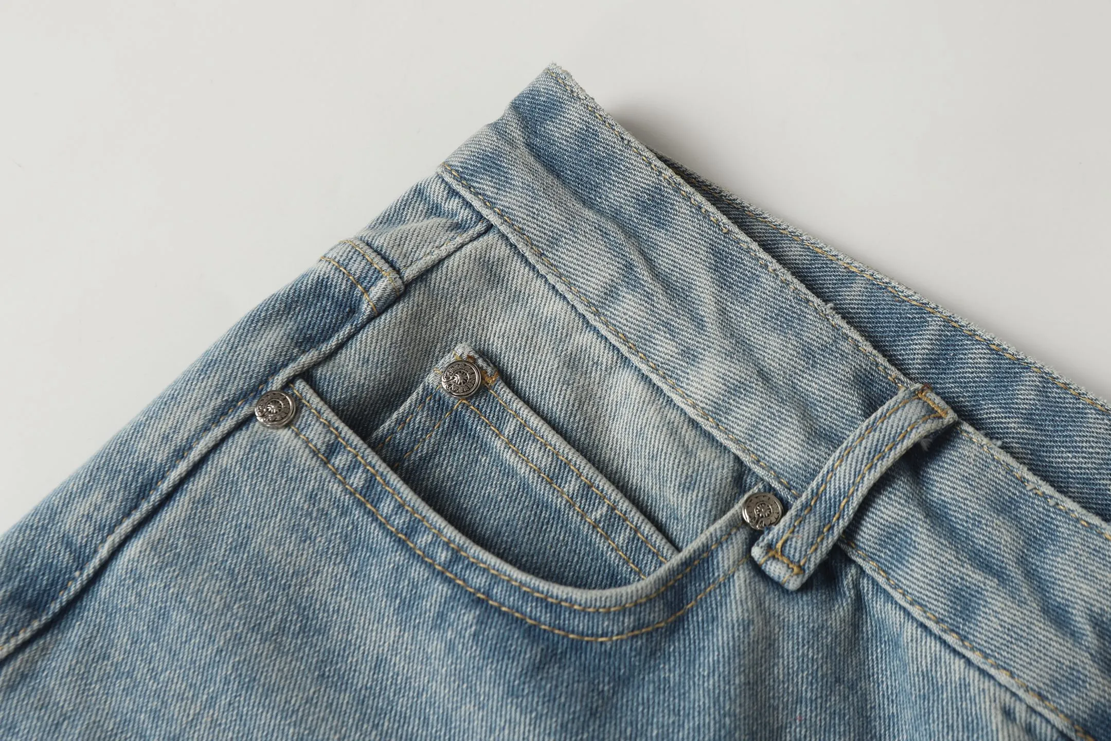 P300 cross-border quantity model, please do not place an order if you are pursuing quality - Chrome Hearts/Chrome Heart Cross✝️Applied leather embroidered washed jeans trousers casual pants flared pants -High weight, high density and high quality. The wool is soft, delicate and skin-friendly. It feels soft and silky. It has excellent warmth and skin-friendly properties. -Size: 28 30 32 34 36